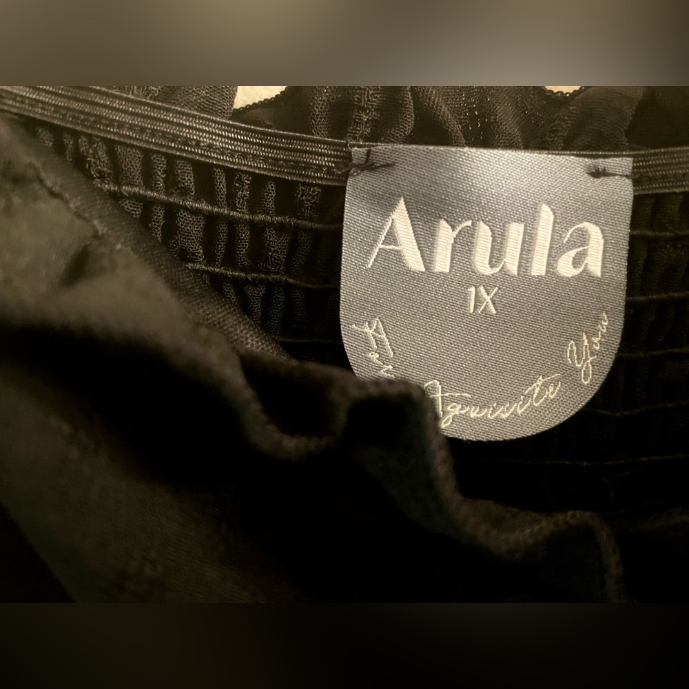 Arula Textured Black Babydoll Top
SIZE 1X = 14/16 **NEW WITH TAGS!** - Picture 4 of 12
